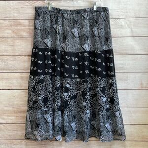CHOICES WOMAN MODEST MAXI SKIRT IN BLACK‎ AND WHITE PRINT